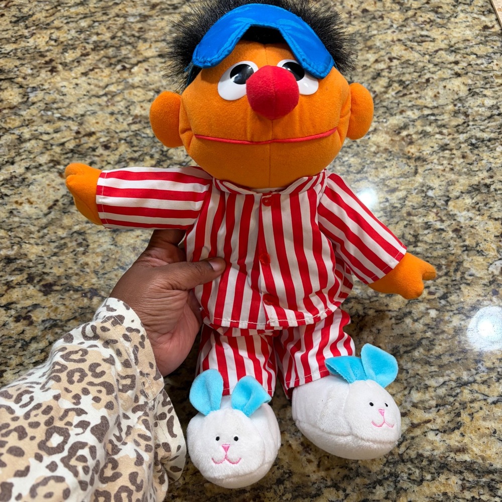 Vintage 1996 Tyco Sesame Street Sing & Snore Ernie Pajamas Plush 14" Working